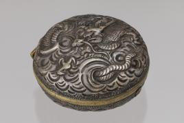 【「朝露の玉」容器】
江戸時代中期
福聚寺蔵　久留米市指定文化財

