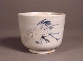 染付双鶴文筒茶碗
江戸時代（１９世紀前半）
福岡県立美術館蔵